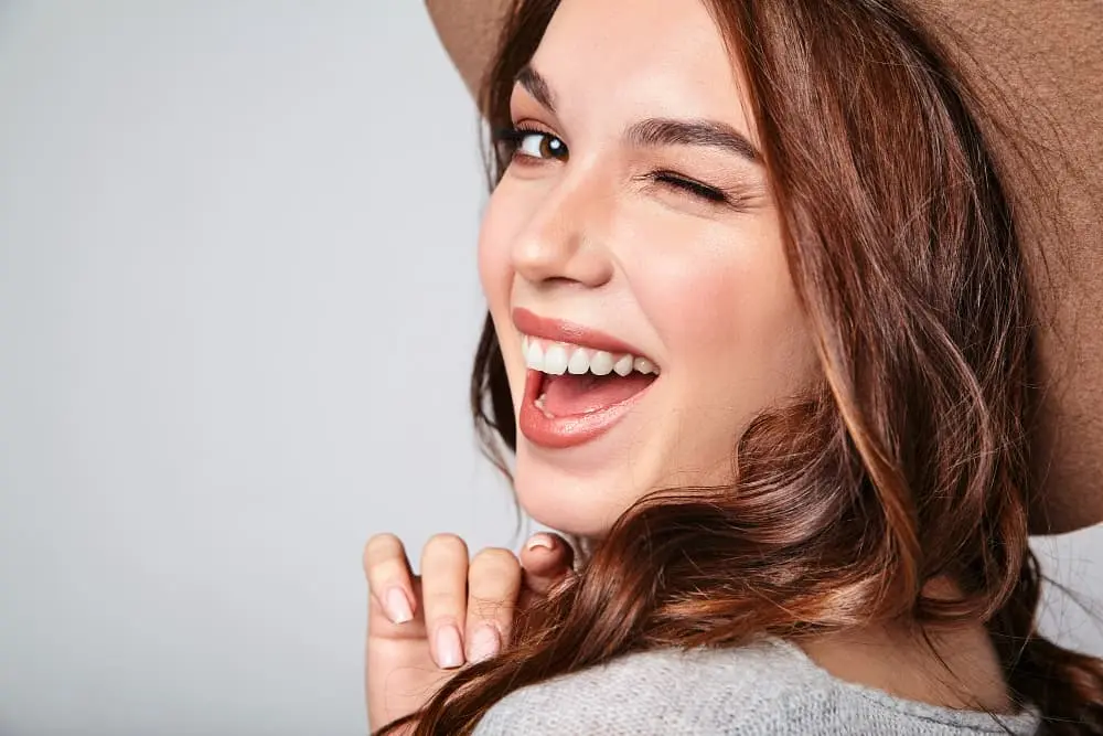 Hollywood Smile: Yıldızların Gülüş Sırrı Nedir?