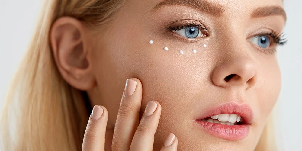 Rajeunissement du contour des yeux sans chirurgie : Traitement Nomor