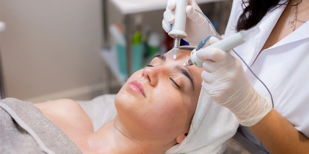 Hassas Ve Rozasealı Ciltlerde Hydrafacial Güvenli Midir?