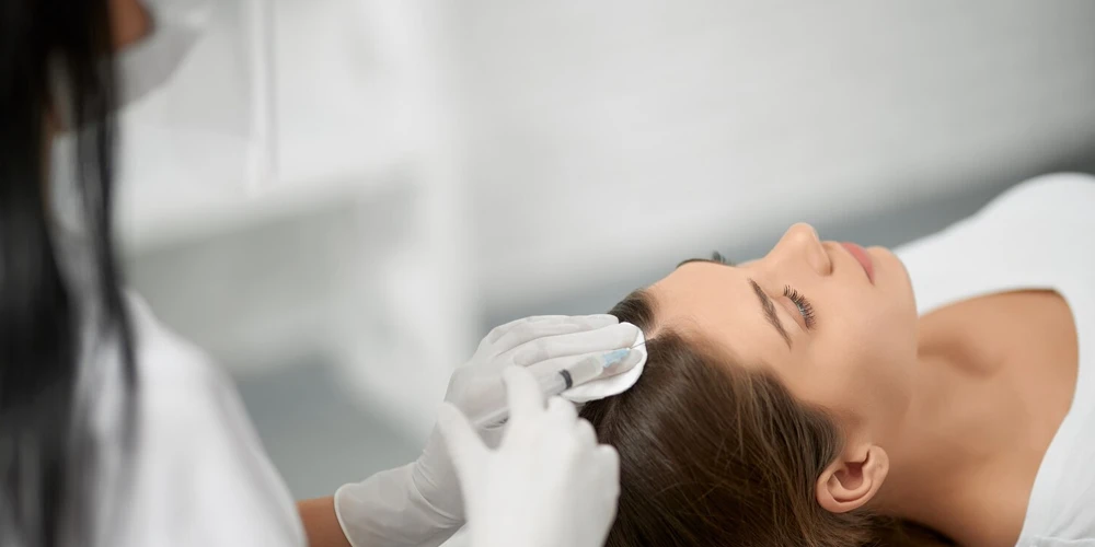 Renforcer les racines des cheveux en les nourrissant Le contenu et les bienfaits de la mésothérapie capillaire